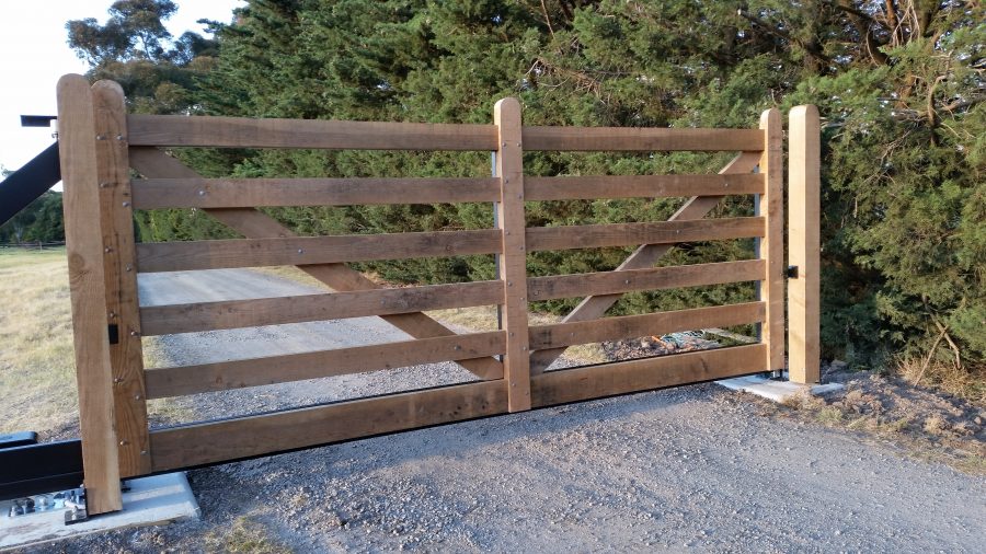 Solar Powered Rustic Timber Cantilever Sliding Gate - Clarkefield ...